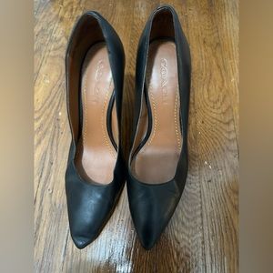 Coach pumps